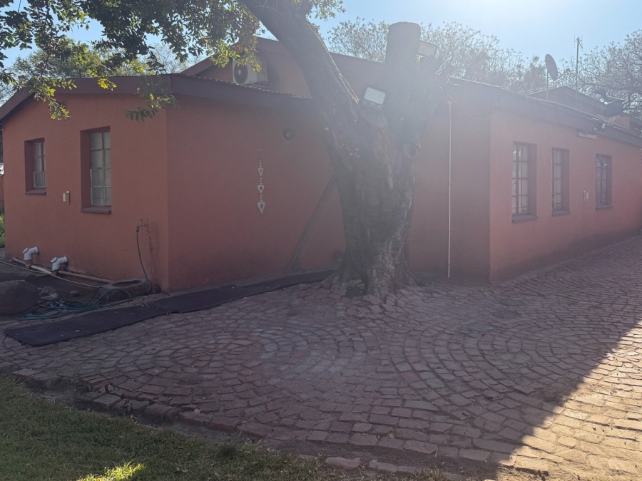 4 Bedroom Property for Sale in De Kroon A H North West